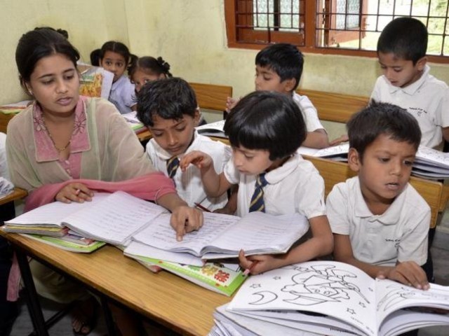 1,400 India School Teachers Resign in Fake Degree Probe


